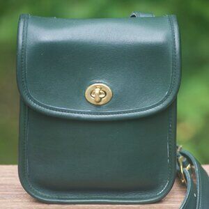 Coach Vintage BOTTLE GREEN sidepack!